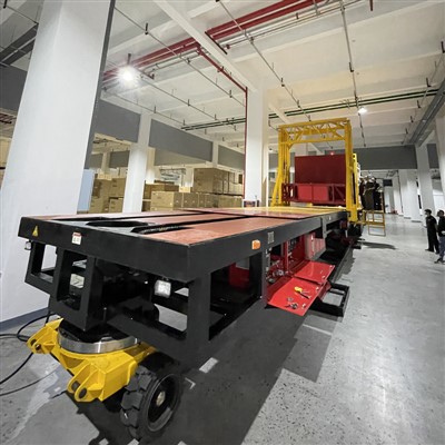 Kako utovarivač kontejnera komunicira s mehanizmima za zaključavanje kontejnera?